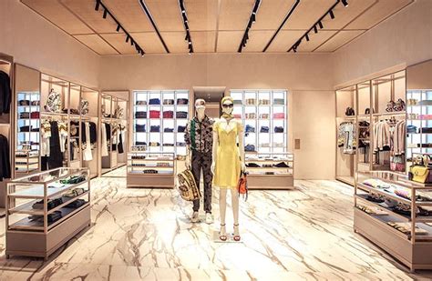 vêtement versace|versace outlet stores.